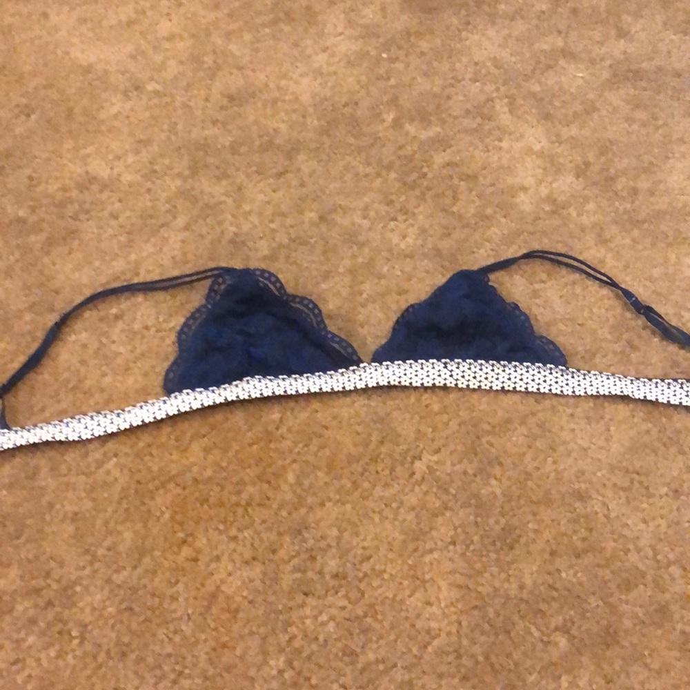 MUST GO - dark blue lace/floral bralette